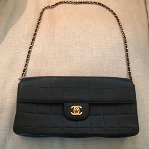 100 percent authentic single flap black quilted